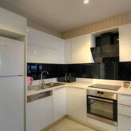 Allure Towers 380 *